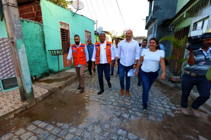 Governador visita municípios do sul da Bahia afetados pelas chuvas e garante ações de reestruturação