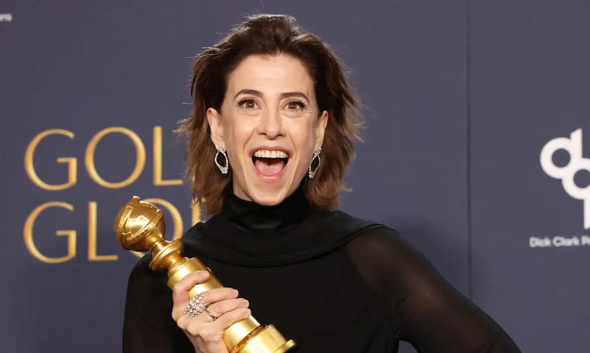 Fernanda Torres faz história ao vencer Globo de Ouro por ‘Ainda Estou Aqui’