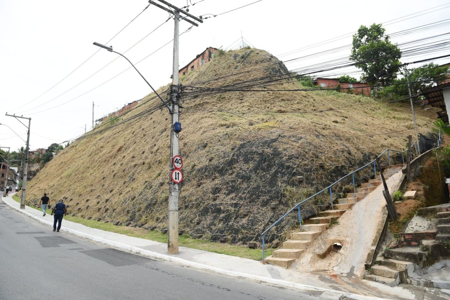 Salvador- Prefeitura entrega quinta obra de contenção de encostas em menos de dois meses