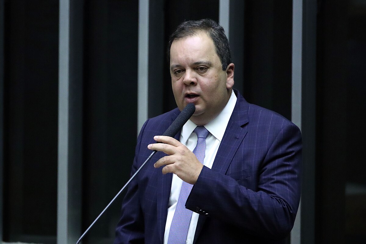 Elmar Nascimento aluga imóvel de empresário investigado e reage com palavrão ao ser questionado