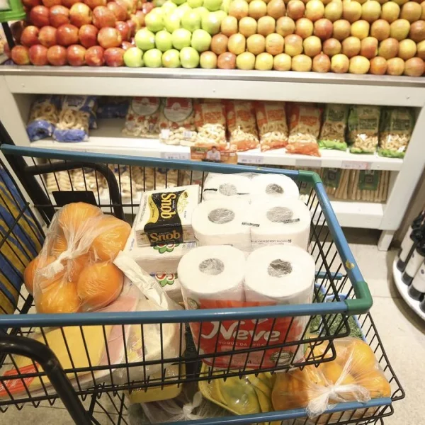 Consumidor que achava que comeria picanha, agora reduz compras no supermercado para driblar a inflação